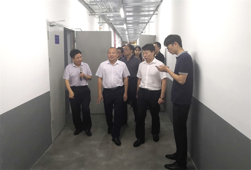 省工信廳副巡查員廖廷球一行調研啟泰傳感“薄膜力敏芯片生產線建設項目”
